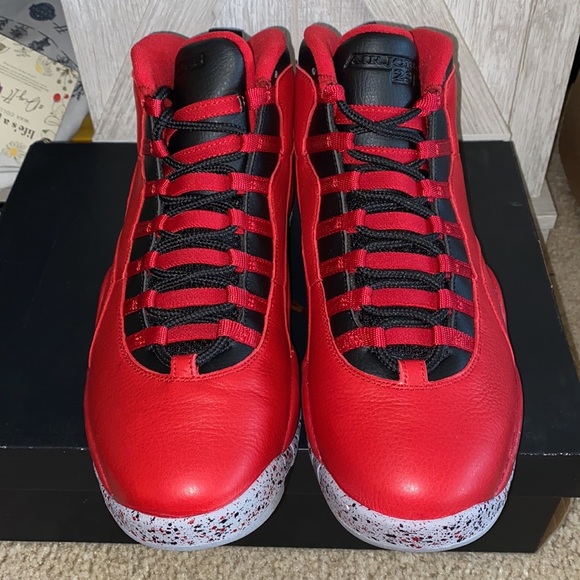 Jordan 10 Bulls Over Broadway - Picture 2 of 6